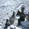 Himalaya_Hongu_HonguGlacier_2.jpg (192463 bytes)