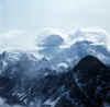 Himalaya_Khumbu_GokyoPeak-Everest_3.jpg (152995 bytes)