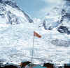 Himalaya_Khumbu_MountEverest_BC_17.jpg (146194 bytes)