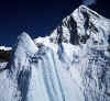 Himalaya_Khumbu_MountEverest_BC_2.jpg (136695 bytes)