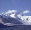 Tibet.ChomoLungma.jpg (34307 bytes)