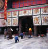 Tibet_LhasaJokhang_4.jpg (148029 bytes)