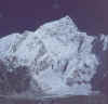 Khumbu.Nuptse1.jpg (49026 bytes)
