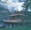 Sikkim.Lachung.Gompa.1.jpg (127468 bytes)